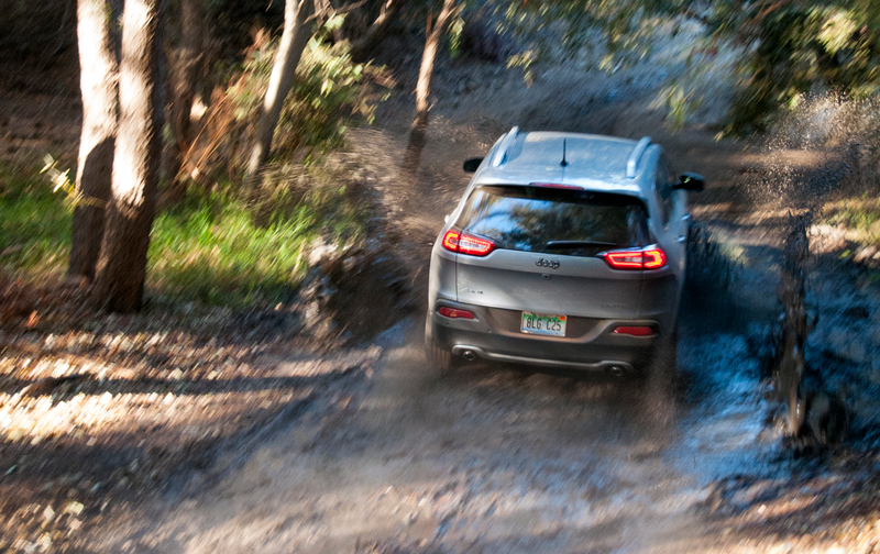 Illustration for article titled 2014 Jeep Cherokee: We Found Out What 'Off-Road Capable Crossover' Means